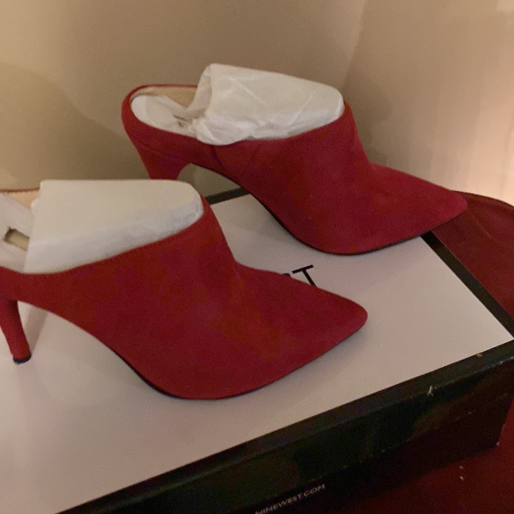 Nine West suede Mule heel